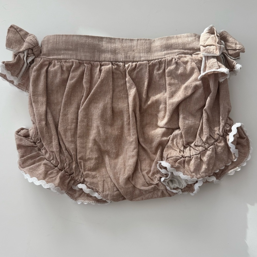 Petite Maison Ashlyn Linen Top and Shorts Set 2T - Picture 9 of 11